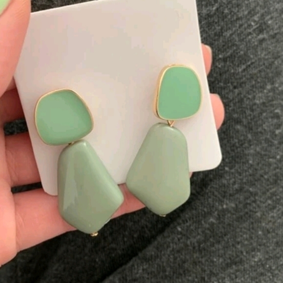 GEOMETRIC Drop Earrings - Picture 4 of 4